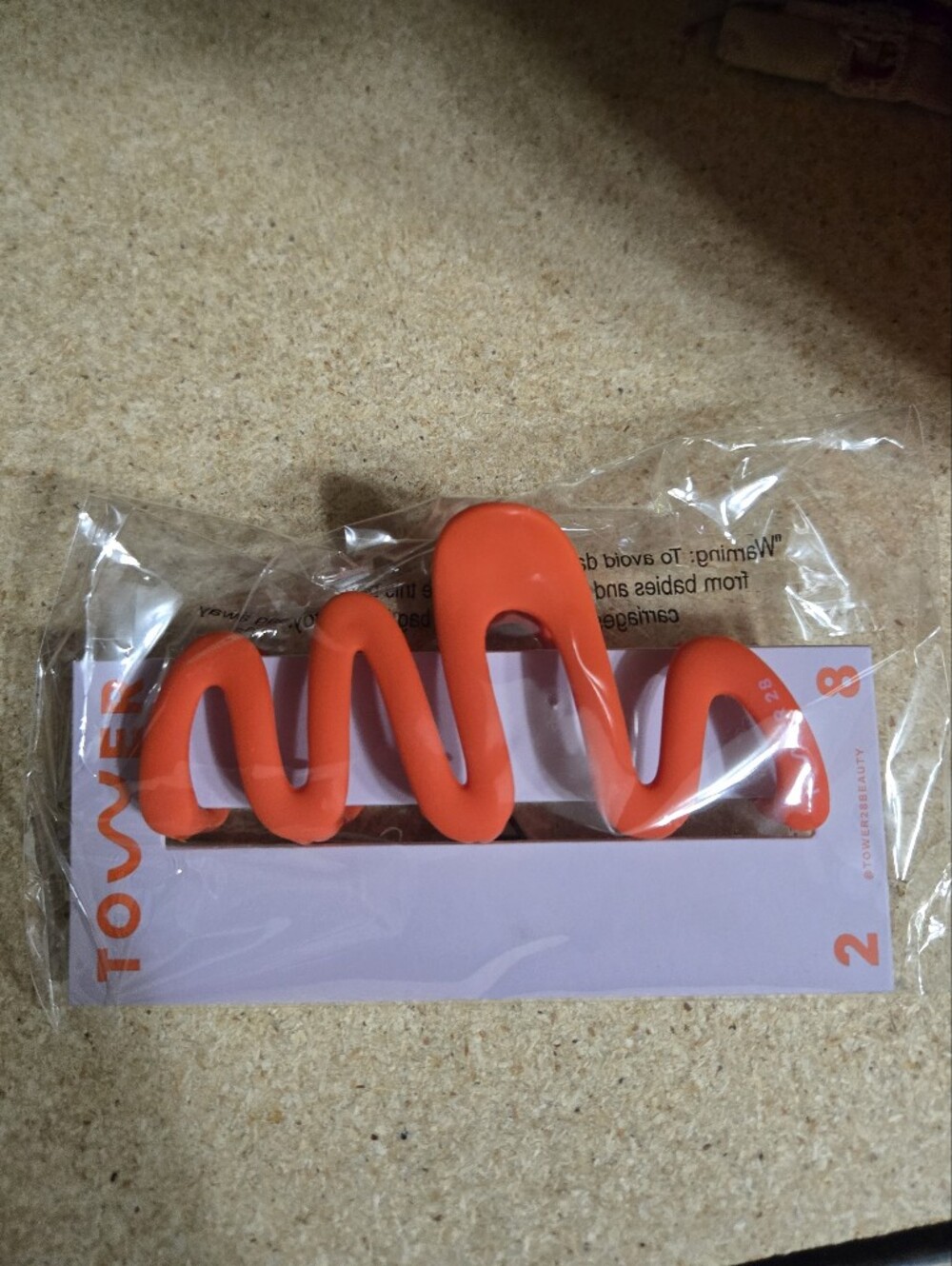 Tower 28 Sunset Red The "W" Claw Clip New In Packaging - Picture 2 of 3